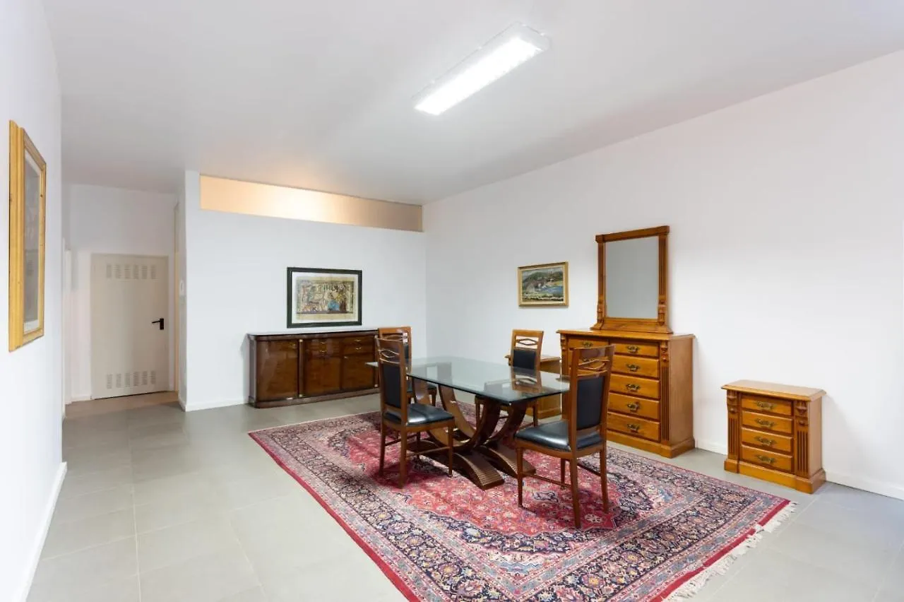 La Villa Duqueアデヘ スペイン